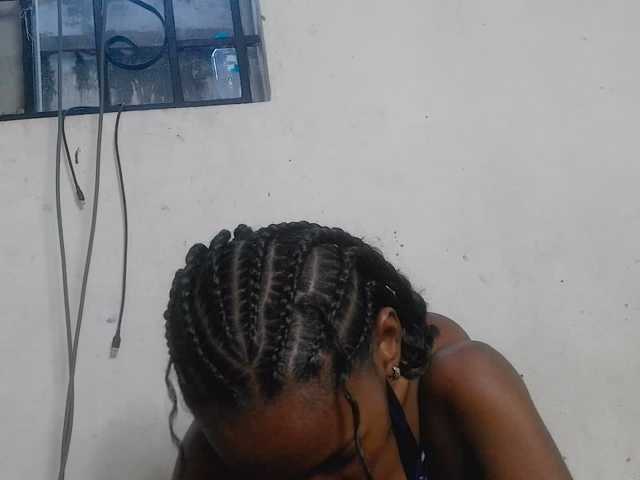 Claudiaah live cam on BongaCams