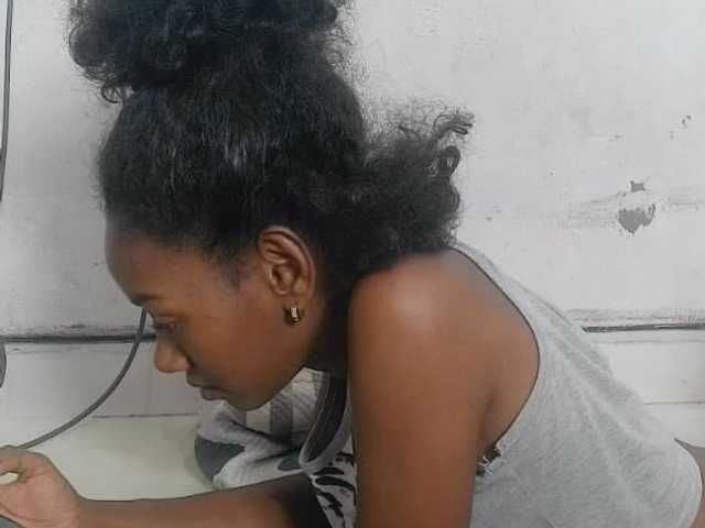 Claudiaah live cam on BongaCams
