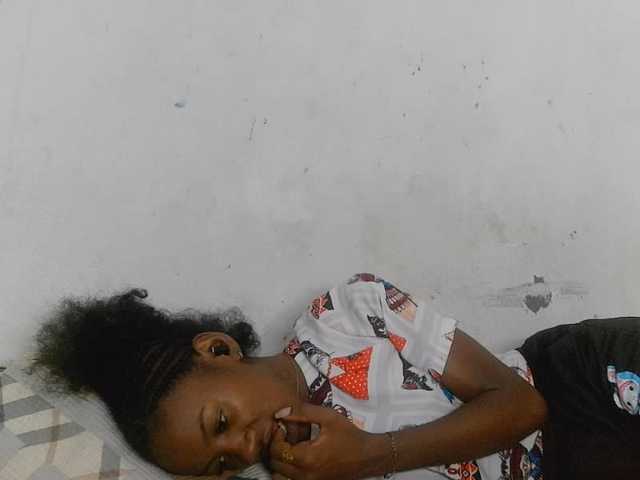 Claudiaah live cam on BongaCams