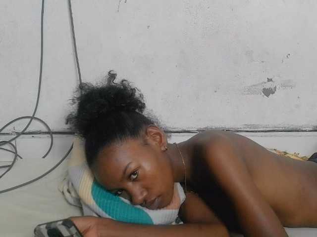 Claudiaah live cam on BongaCams