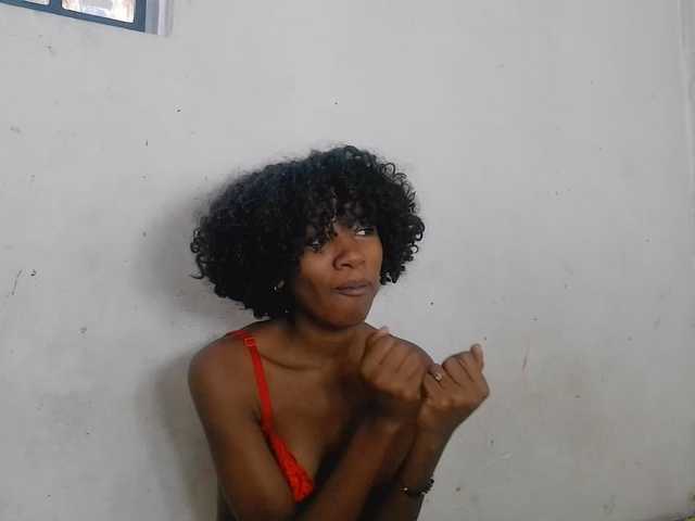 Claudiaah live cam on BongaCams