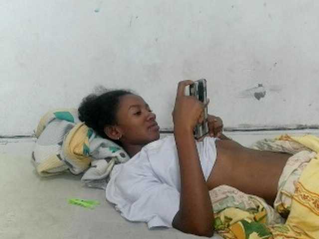 Claudiaah live cam on BongaCams