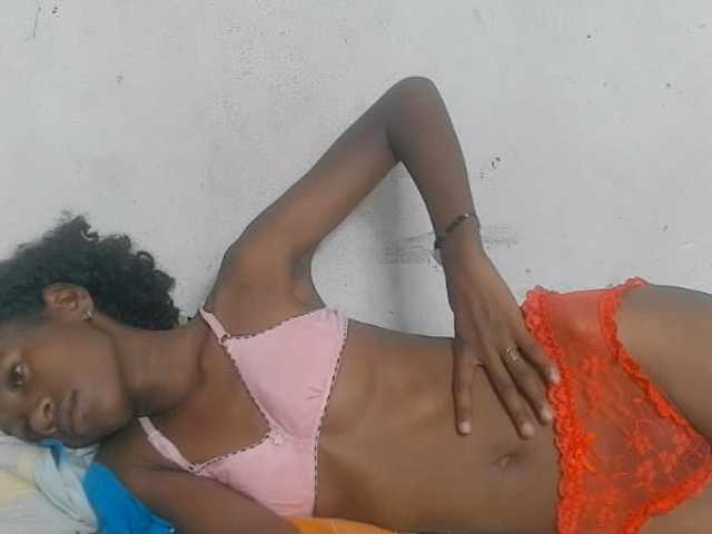 Claudiaah live cam on BongaCams