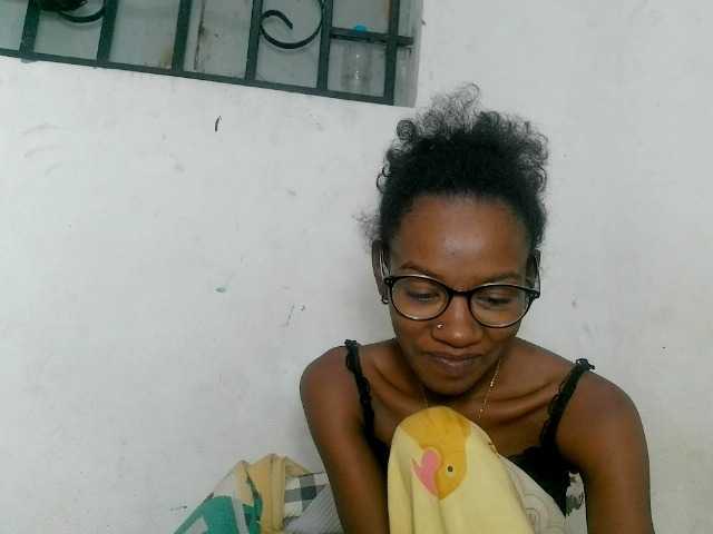 Claudiaah live cam on BongaCams