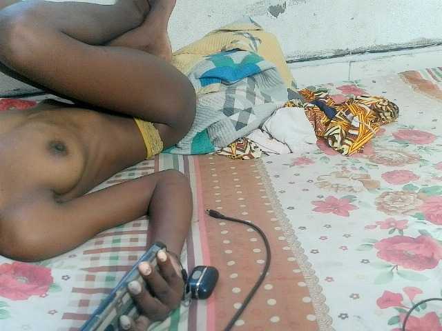 Claudiaah live cam on BongaCams
