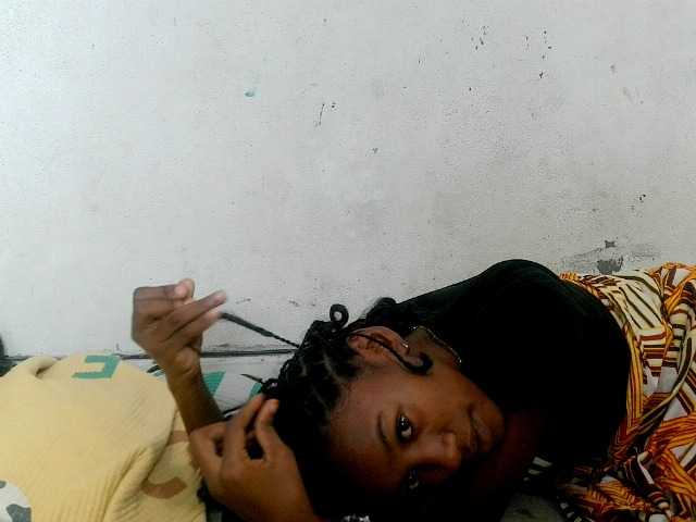 Claudiaah live cam