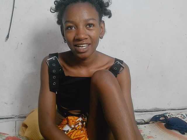 Claudiaah live cam on BongaCams