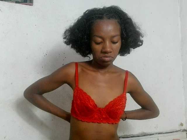 Claudiaah live cam on BongaCams
