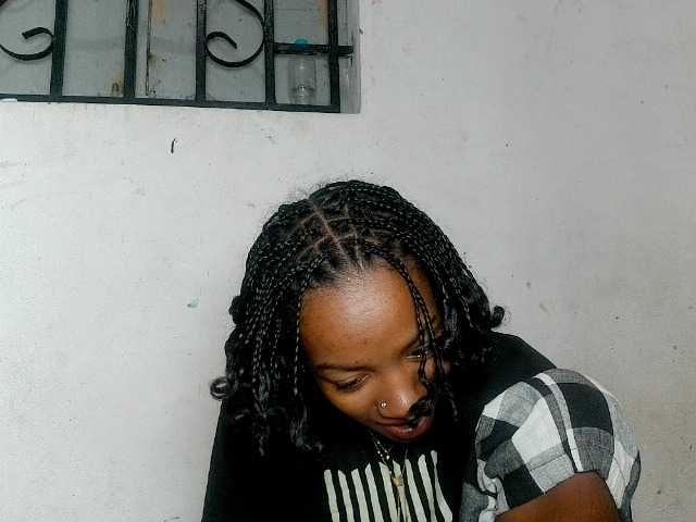 Claudiaah live cam on BongaCams