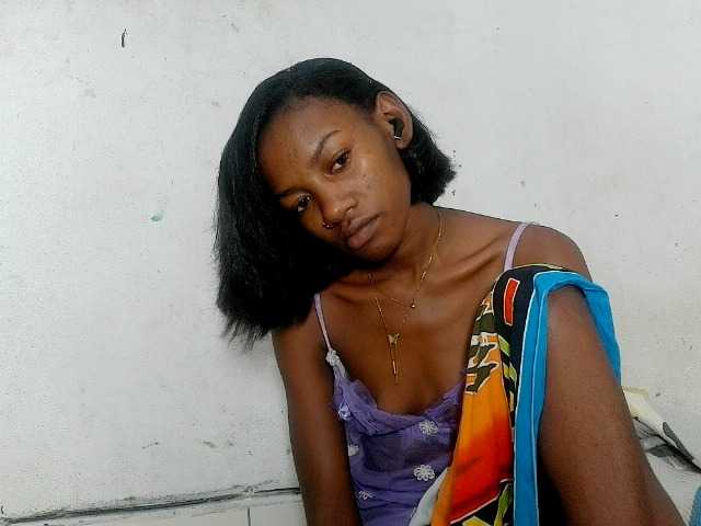 Claudiaah live webcam show