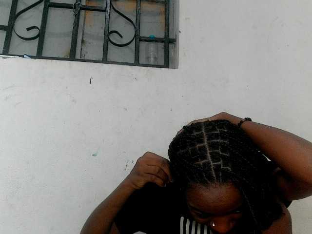 Claudiaah live cam on BongaCams