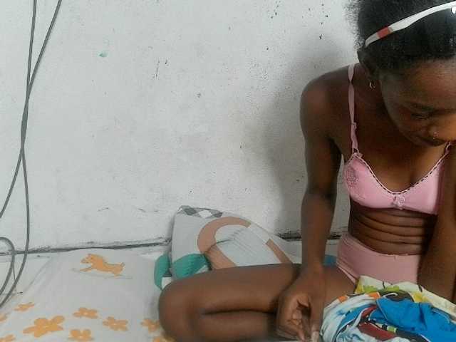 Claudiaah live cam on BongaCams