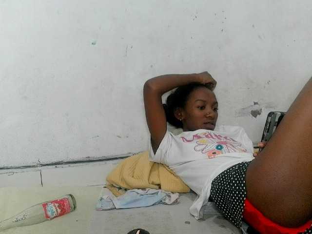 Claudiaah live cam on BongaCams
