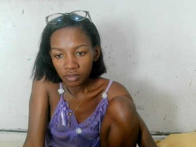 Claudiaah live cam on BongaCams