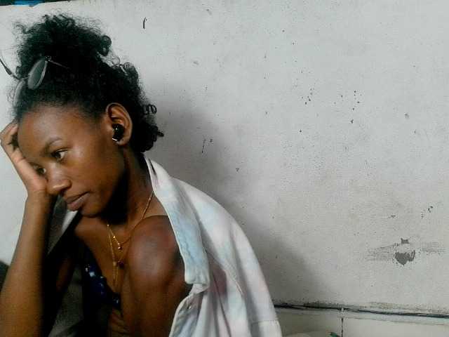 Claudiaah live webcam show