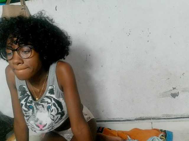 Claudiaah live cam on BongaCams