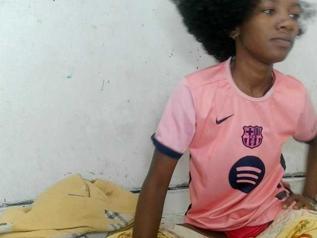 Claudiaah live cam on BongaCams
