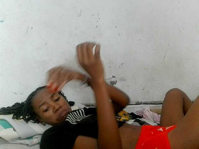 Claudiaah live cam on BongaCams