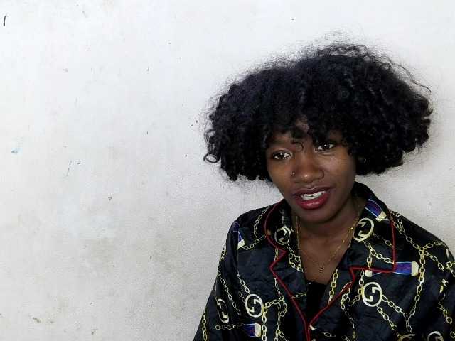 Claudiaah live cam on BongaCams
