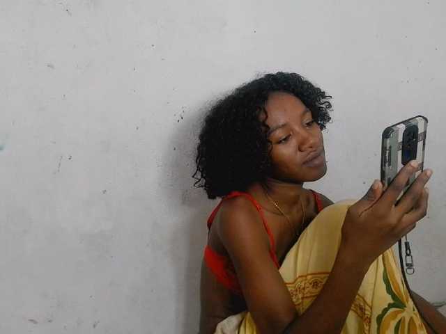 Claudiaah live cam on BongaCams