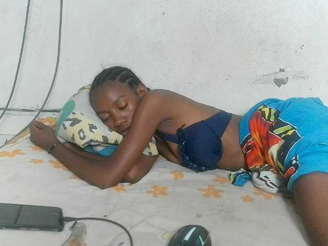 Claudiaah live cam on BongaCams