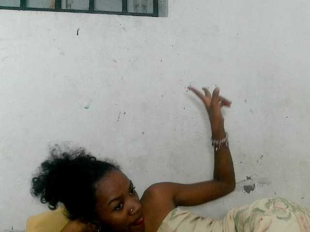 Claudiaah live cam on BongaCams