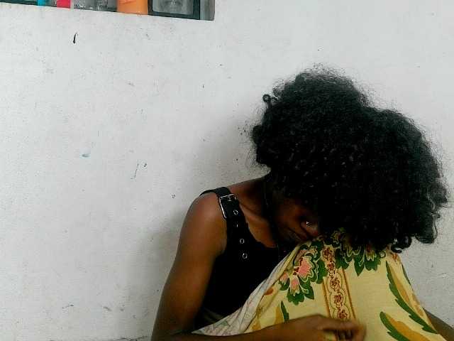 Claudiaah live cam on BongaCams