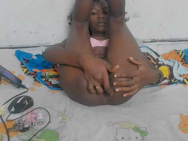 Claudiaah live cam on BongaCams