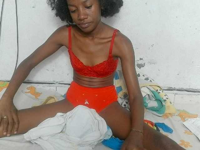 Claudiaah live cam on BongaCams