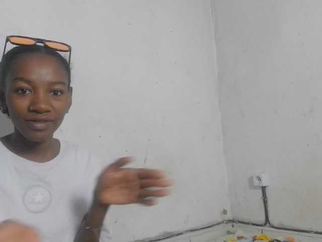 Claudiaah live cam on BongaCams