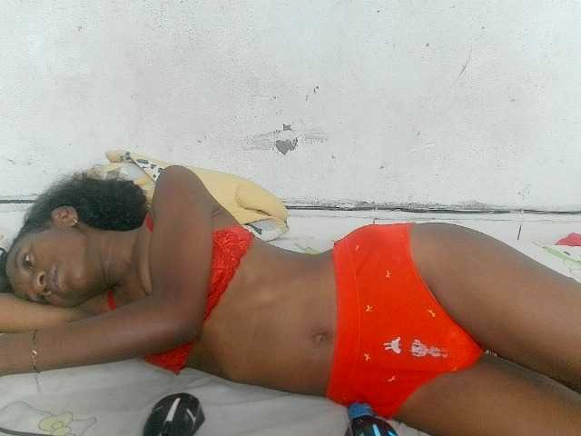 Claudiaah live cam on BongaCams
