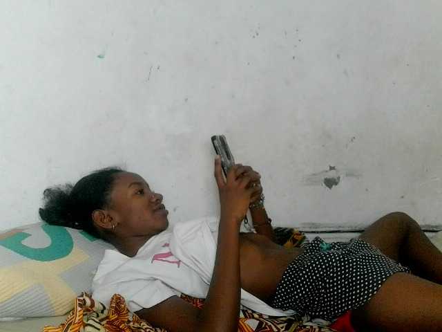 Claudiaah live cam on BongaCams