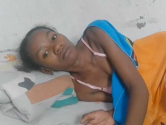 Claudiaah live cam on BongaCams