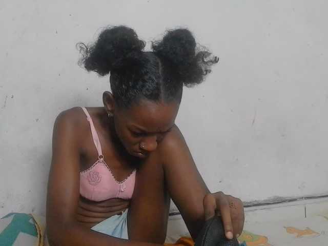 Claudiaah live cam on BongaCams