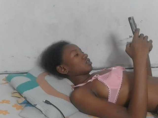 Claudiaah live cam on BongaCams