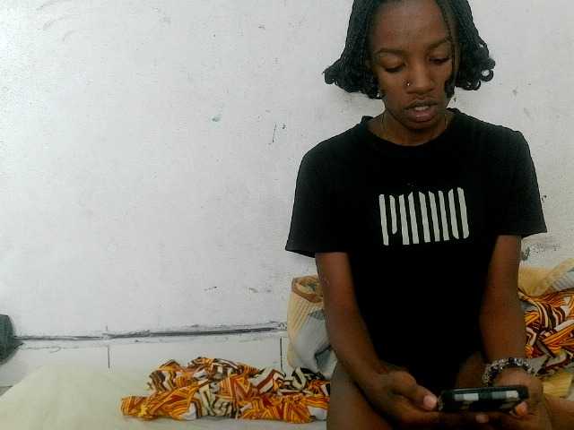 Claudiaah live cam on BongaCams