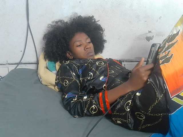 Claudiaah live cam on BongaCams