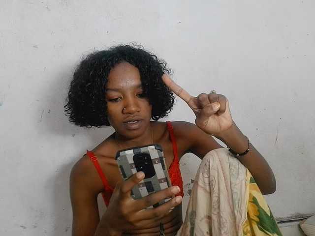 Claudiaah live cam on BongaCams