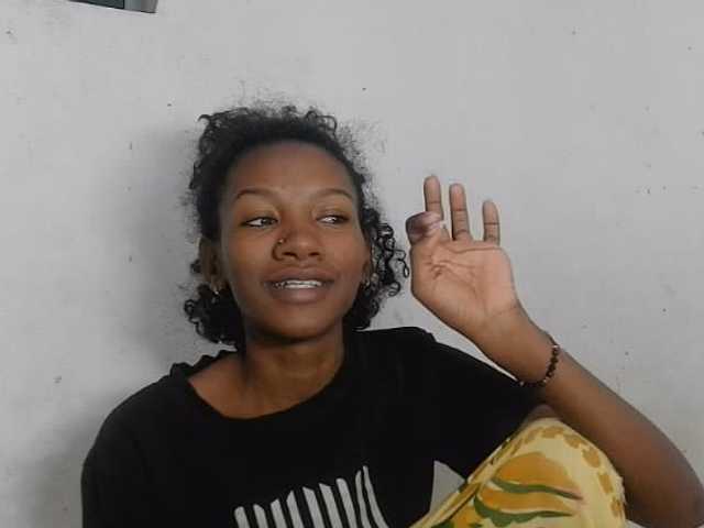 Claudiaah live cam on BongaCams