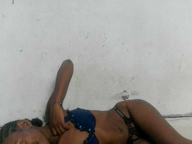Claudiaah live cam on BongaCams