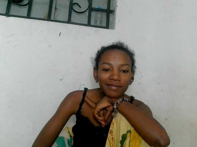 Claudiaah live cam on BongaCams