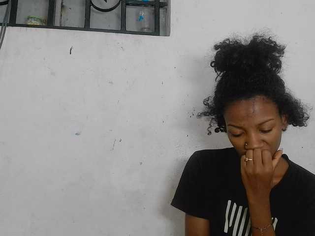 Claudiaah live cam preview