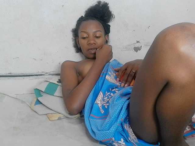 Claudiaah live cam on BongaCams