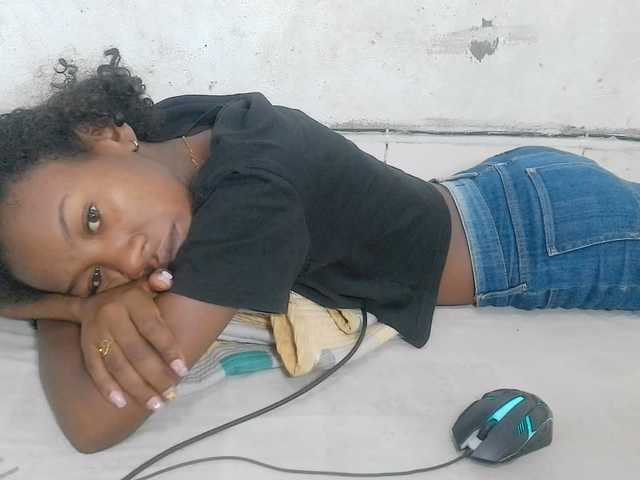 Claudiaah live cam on BongaCams