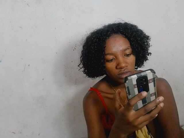 Claudiaah live cam on BongaCams