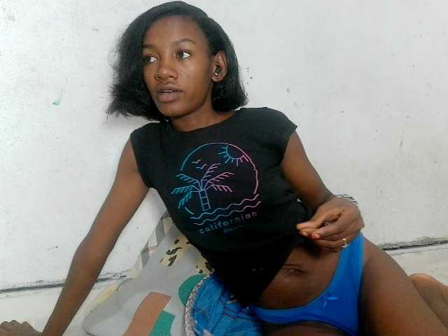 Claudiaah live cam on BongaCams