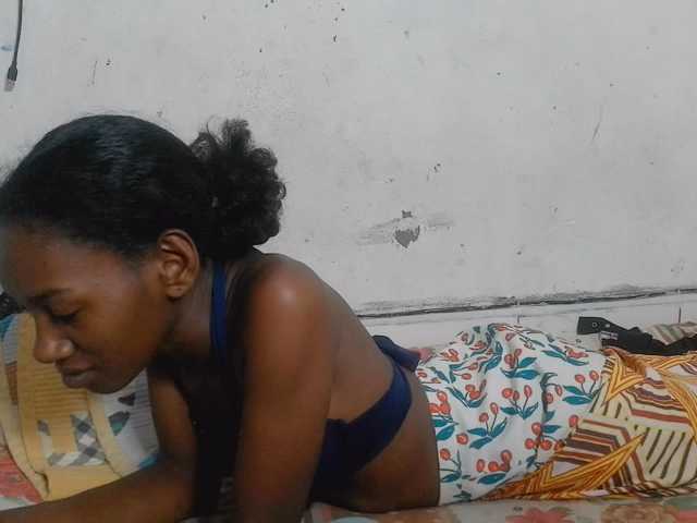 Claudiaah live cam on BongaCams