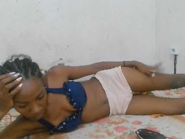 Claudiaah live cam on BongaCams