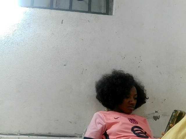 Claudiaah live cam on BongaCams
