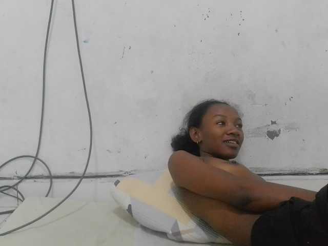 Claudiaah live cam on BongaCams